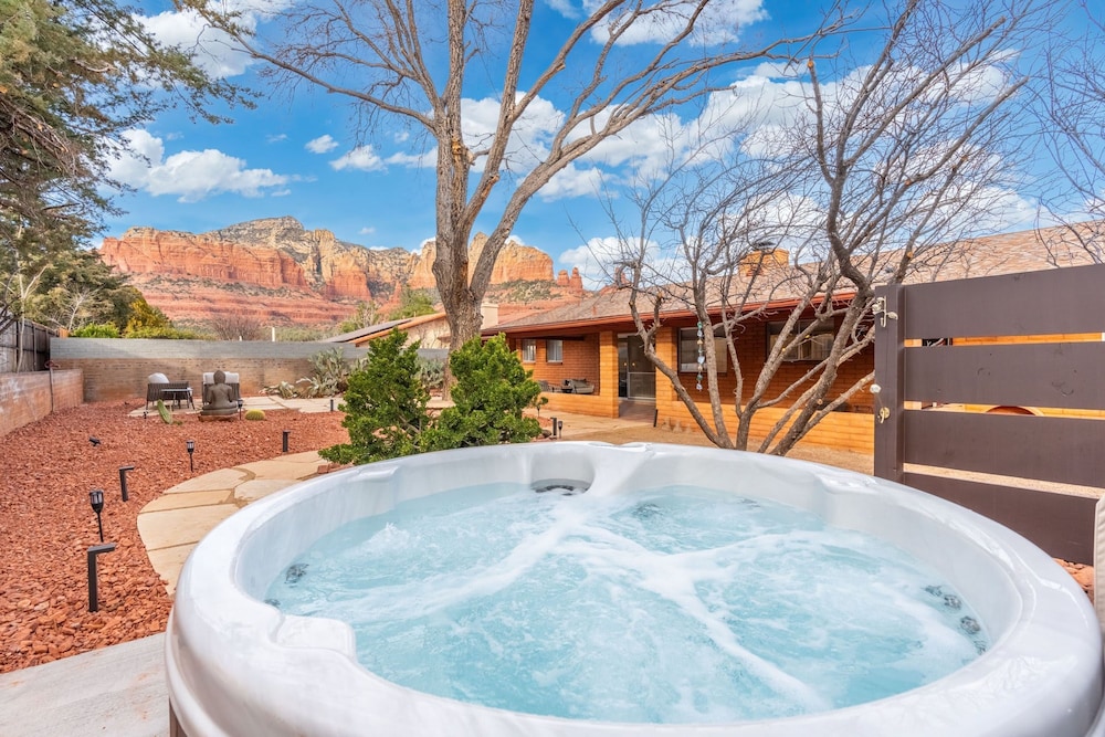NEW Redrock Experience Views Firepit Hottub