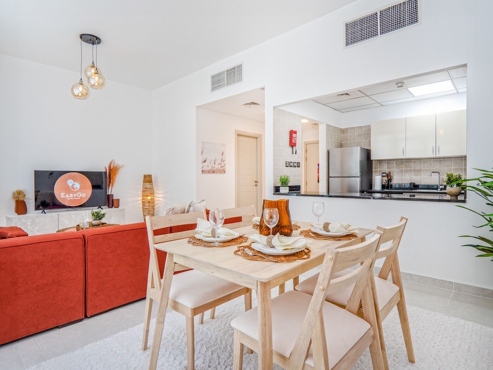 Easygo-upgraded 1bdr Polo Residence