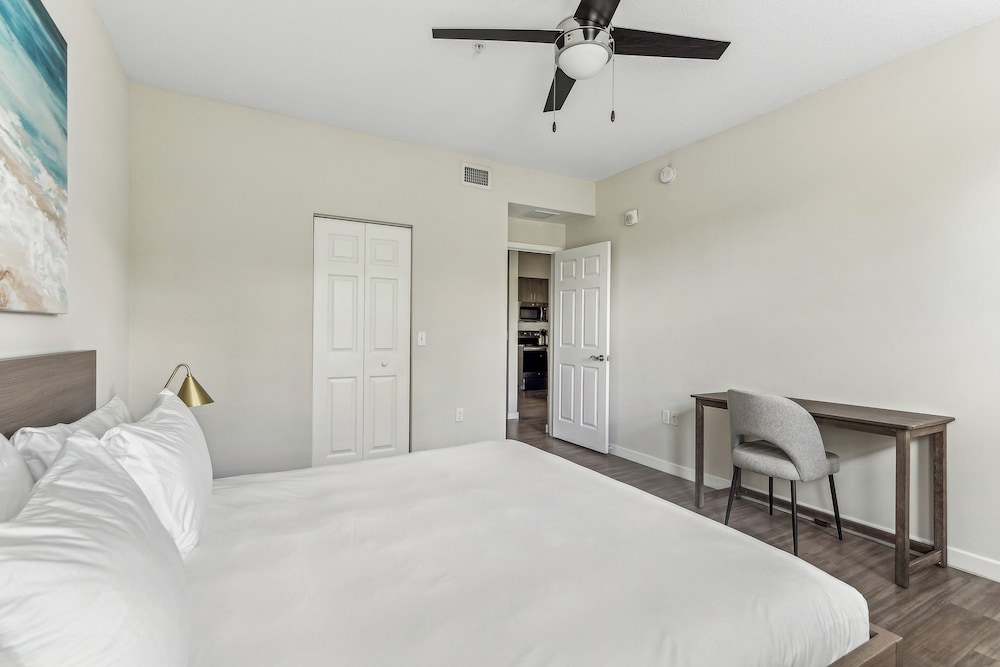 Kasa Hollywood Ft. Lauderdale - Image 3