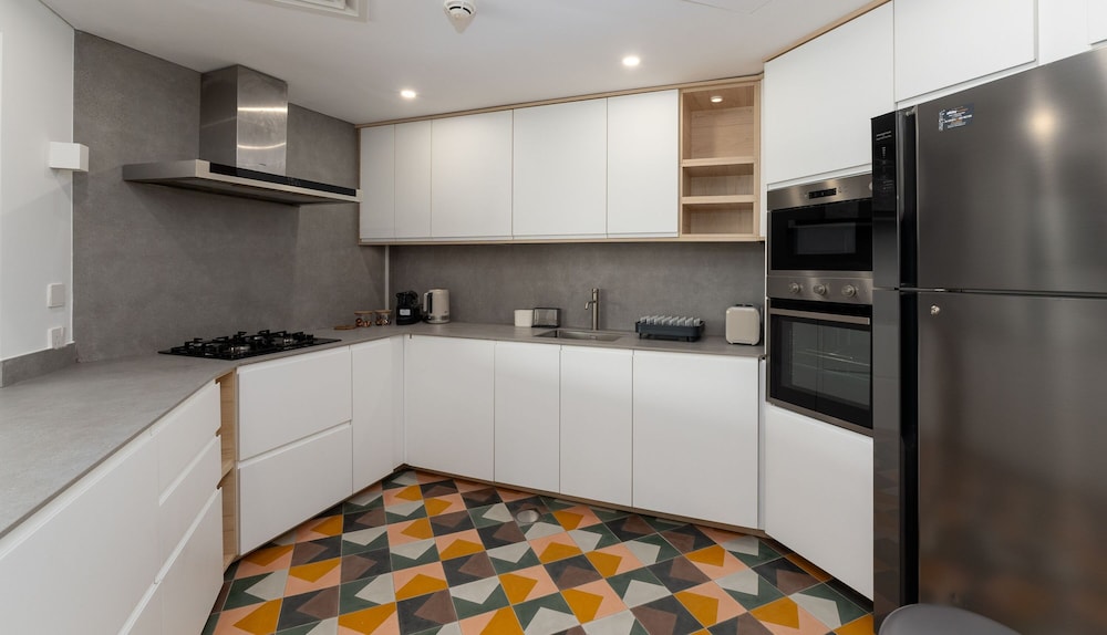 Sleek 2BR Apt at the Palm w Beach Access