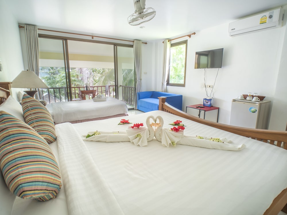 Baan Mai Beachfront Phuket Lone Island