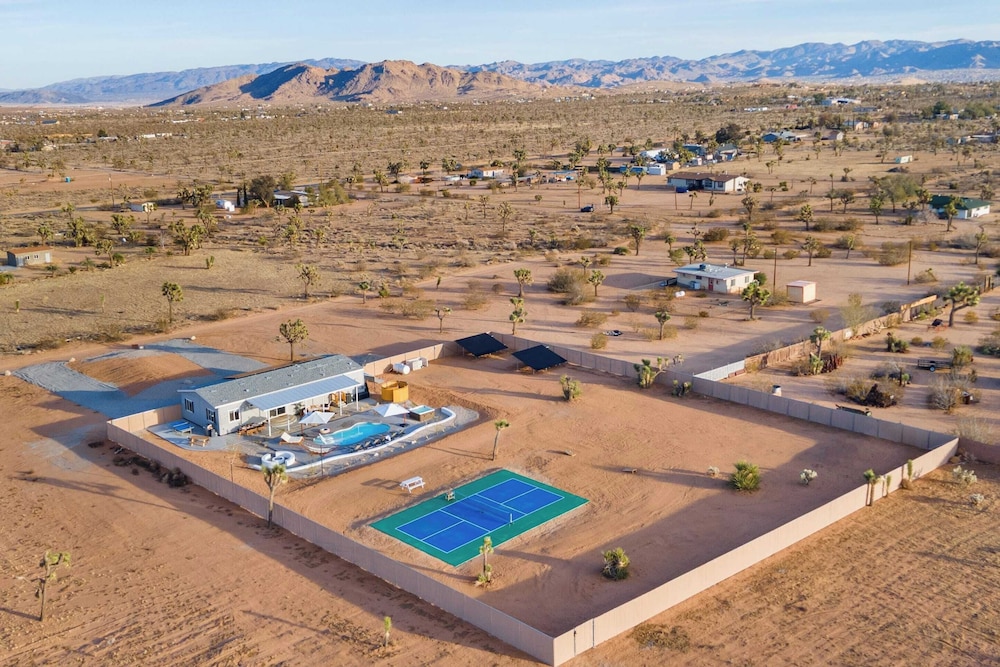 Pool, Spa, Pickleball & Piano Near Pioneertown Harmony House by Avantstay