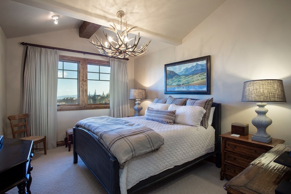 Grand Lodge - Penthouse #406 - Ski-in/out 5 Bedroom Condo