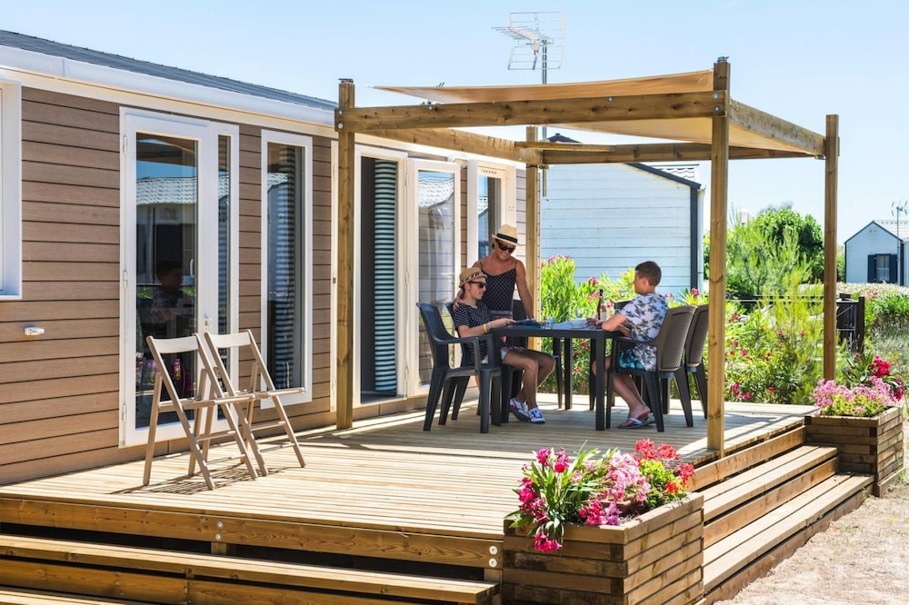 Mobile Home in Domaine Les Muriers