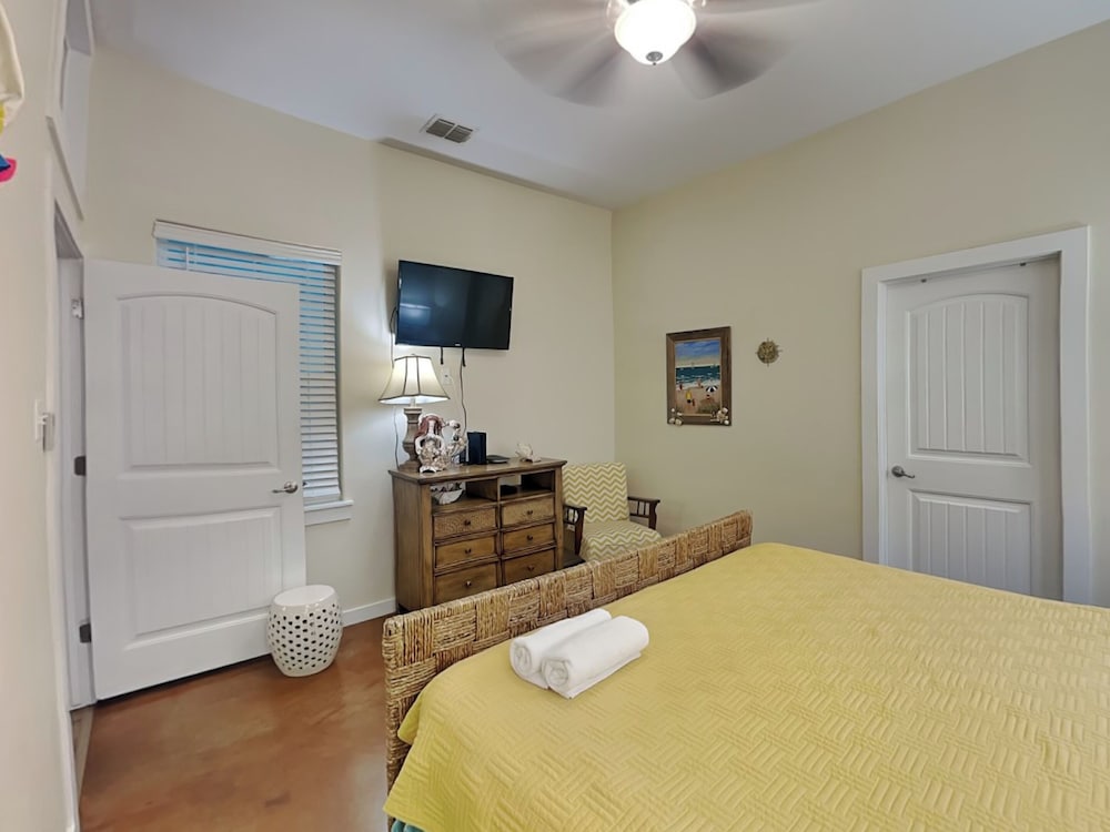 Jamaica Me Happy by Silver Sands Vacation Rentals