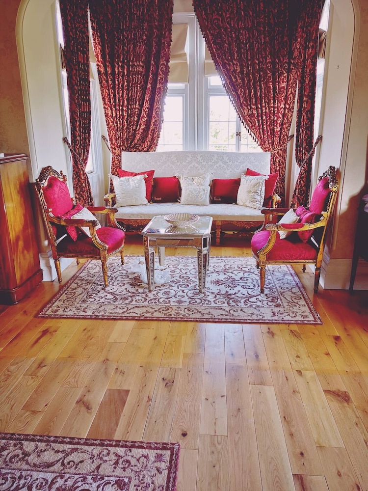 Severn Manor Country Estate