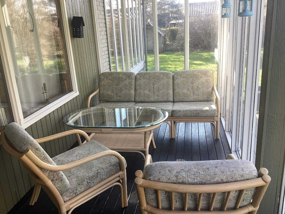 6 Person Holiday Home in Dannemare