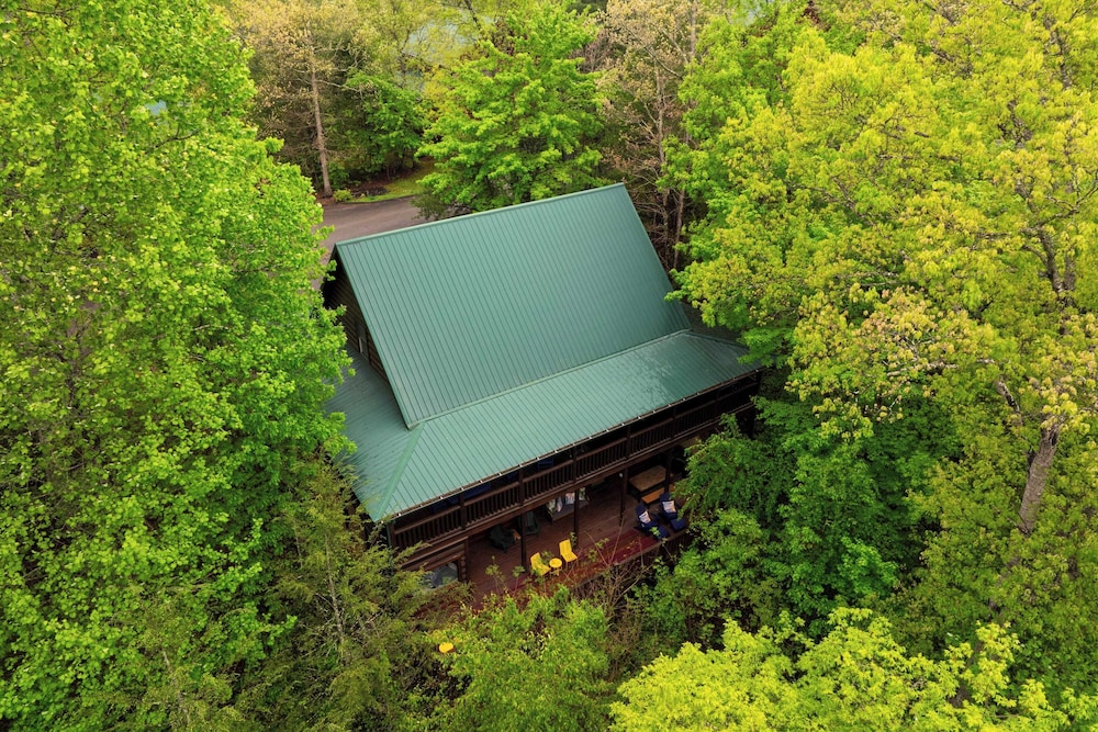 Yesteryear by Avantstay Hot Tub, 360 Deck Views and Game Room Easy Access