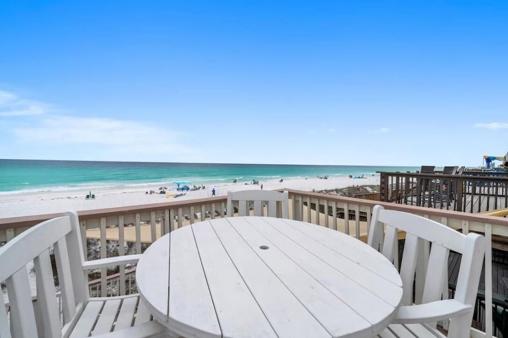 Green Reef #6- Beachfront Bliss