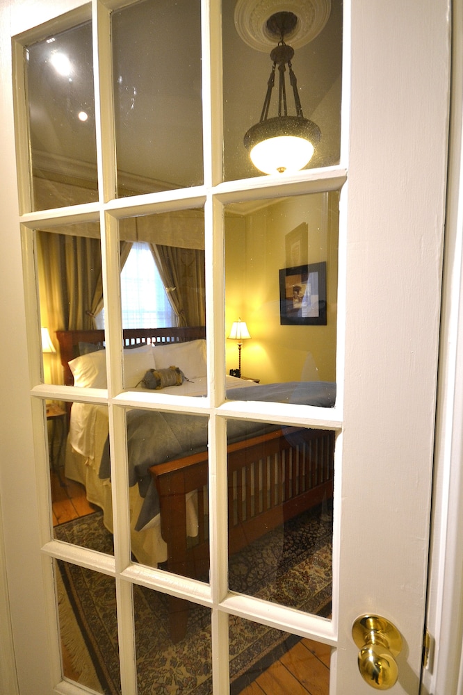The Briarwood B&B