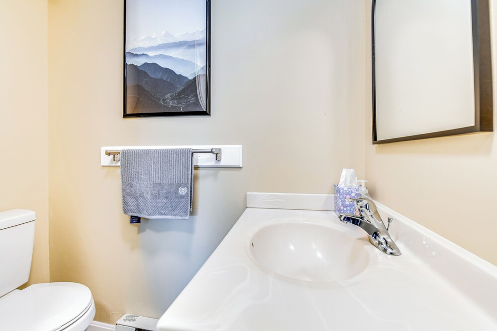 4 Mi to Stowe Mountain Resort: Studio w/ Balcony