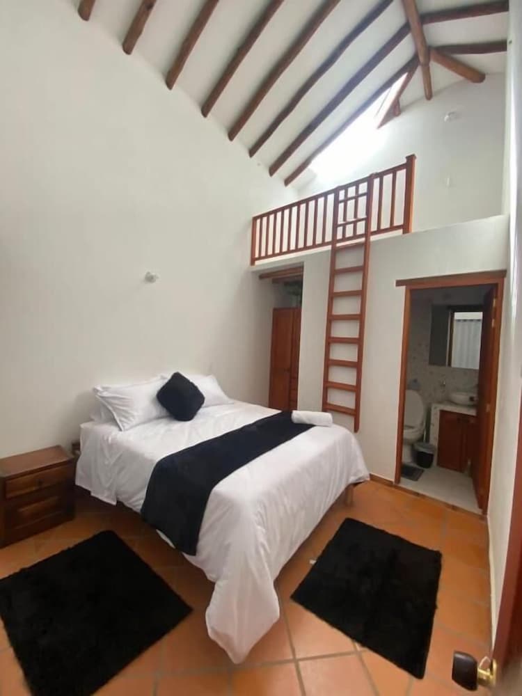 leyvaYork Apartasuites