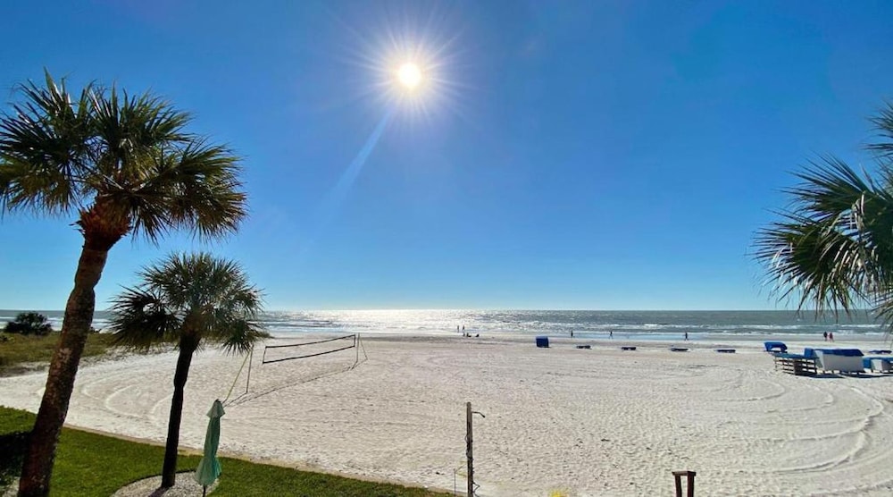 Beach Cottage 1212 in Indian Shores