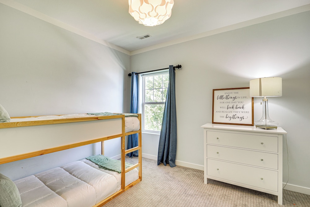 4 Mi to The District: Family Home w/ Tennis Access