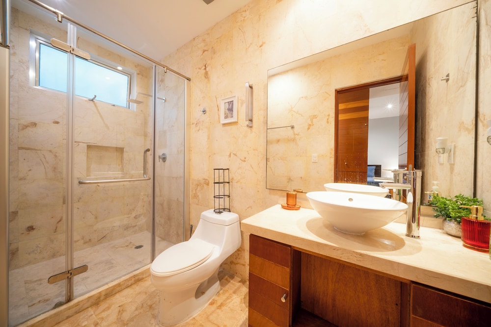 2 Br Condo Near to the Beach - CDM 113