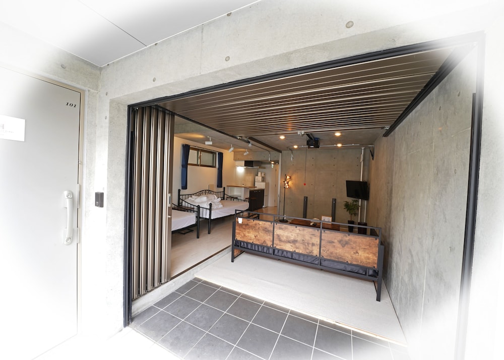 Laffitte Hirai Condominium Hotel