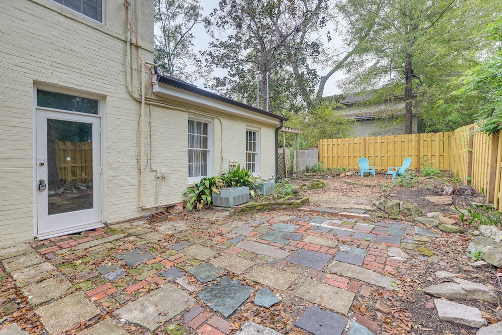 Peaceful Townhome: 2 Mi to Downtown Montgomery!