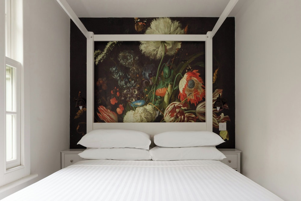Bathurst Mews II by Onefinestay