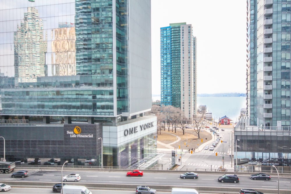Sarkar Suites - Entertainment District