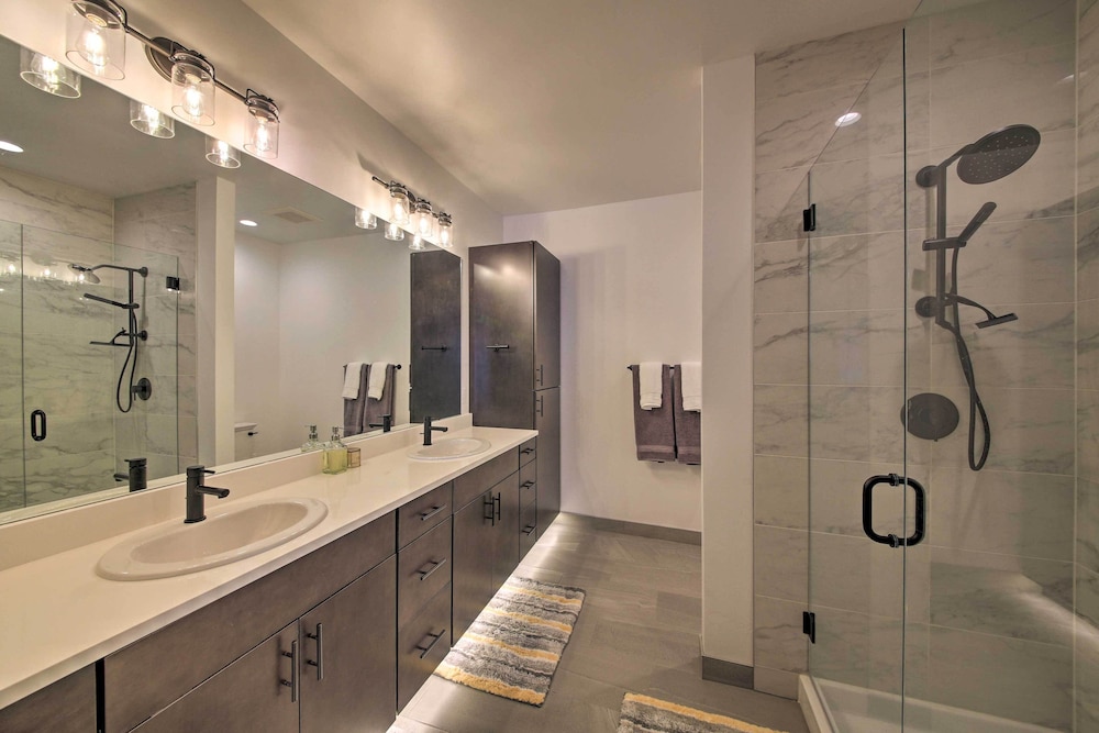 Elegant Priest Lake Townhome  1 Mi From Lake - Property Image 1