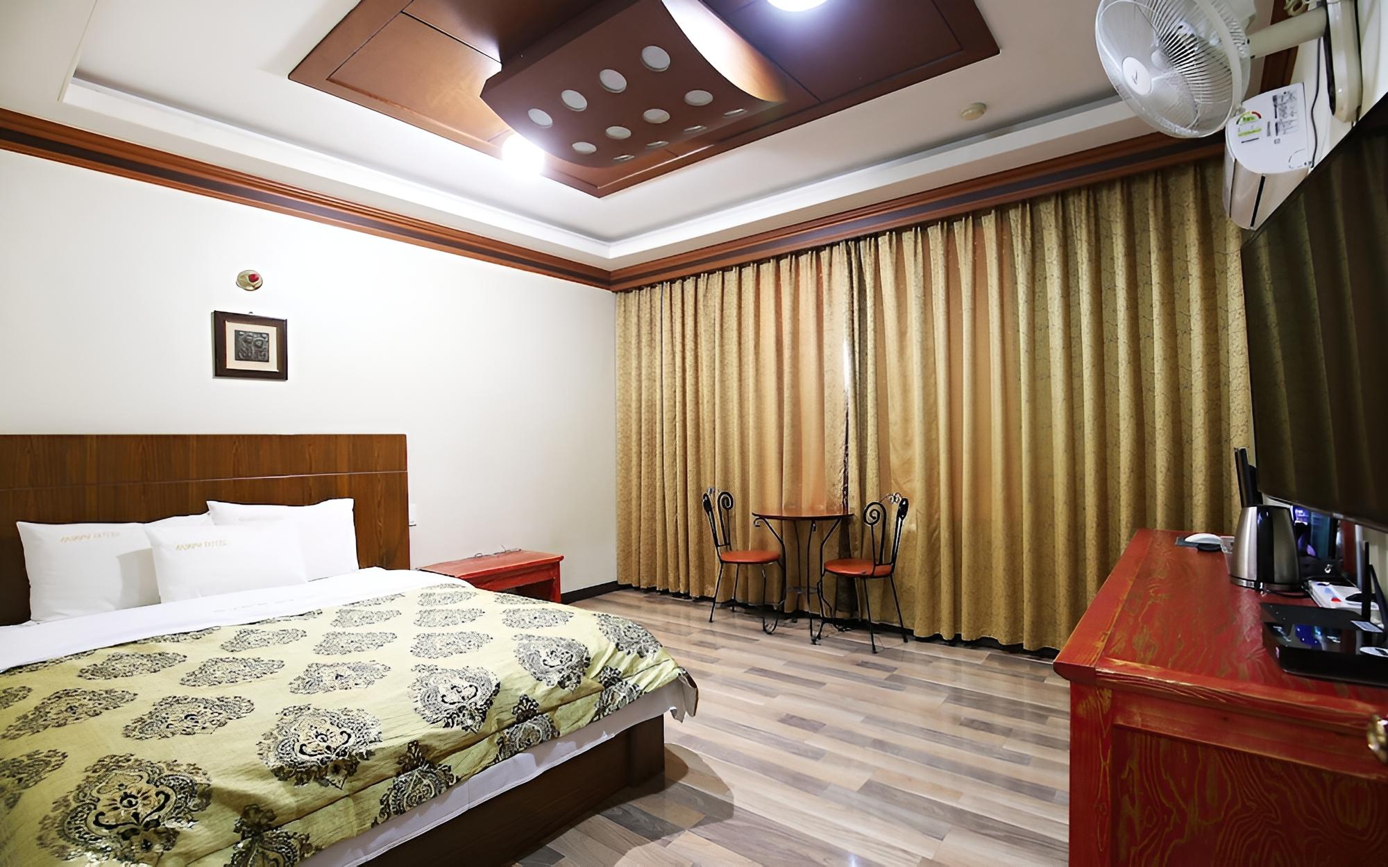 Nonsan Titanic Motel view 3
