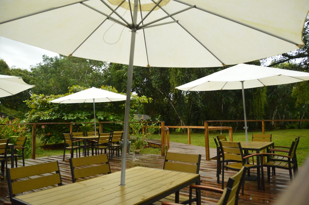 Howler Monkey Resort