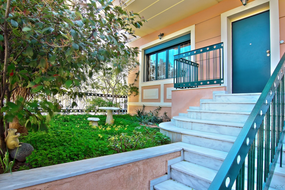 Glyfada Seaside Residence