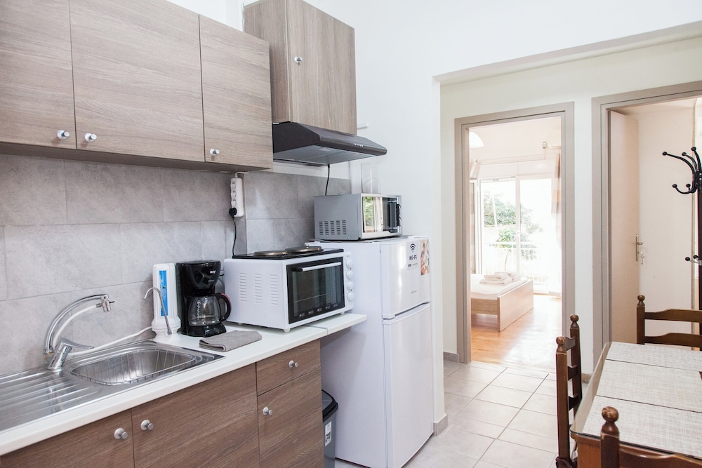 Cozy apt near Stavros Niarchos Park