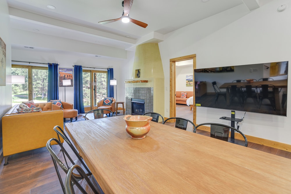 3 Mi to Resort: Year-round Angel Fire Getaway!