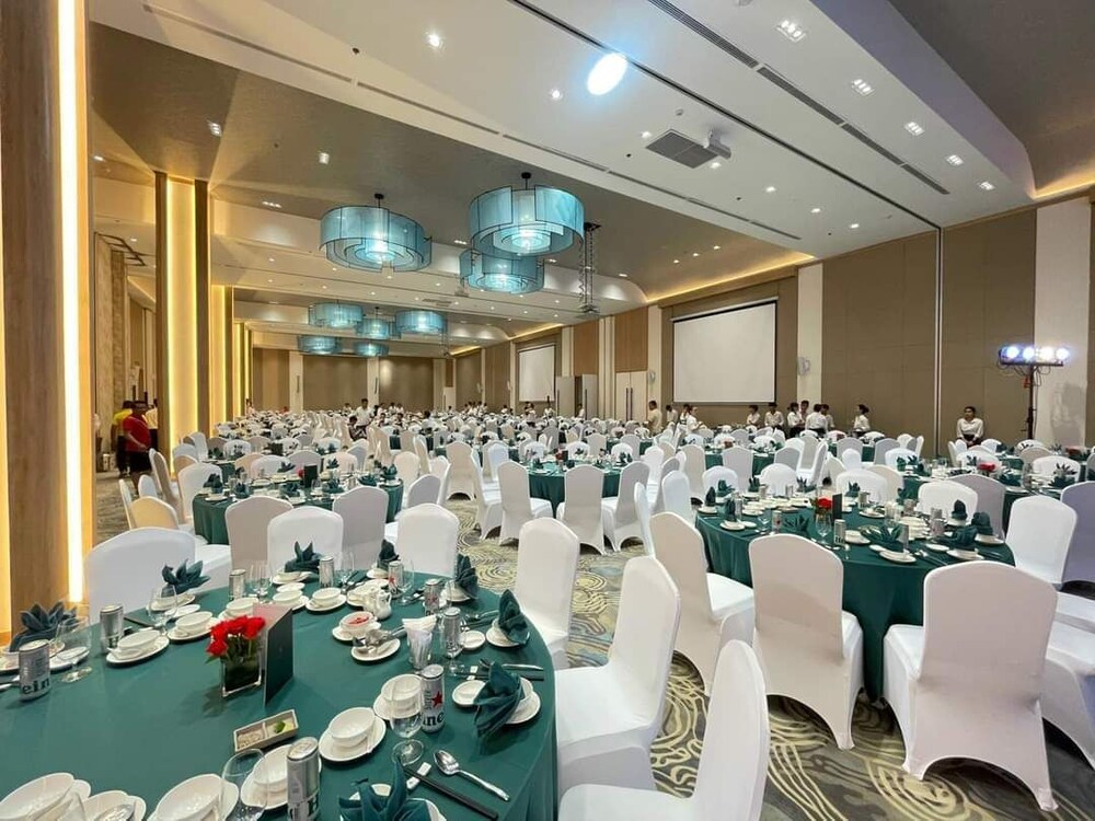 meeting & event spaces