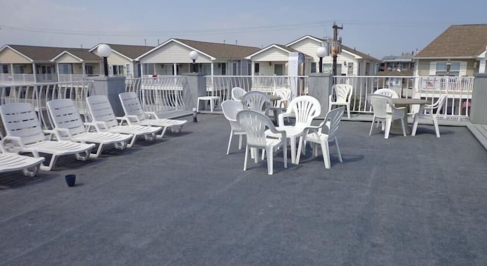 Quarterdeck Motel