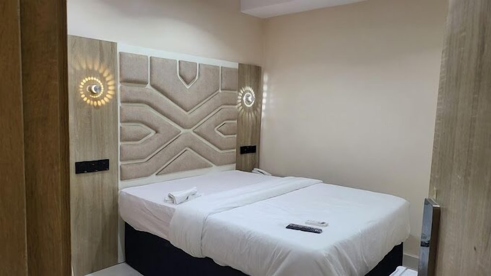 Immaculate Hotel Apartment And Suites view 3
