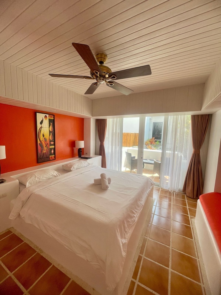 Calypso Beach & Dive Resort