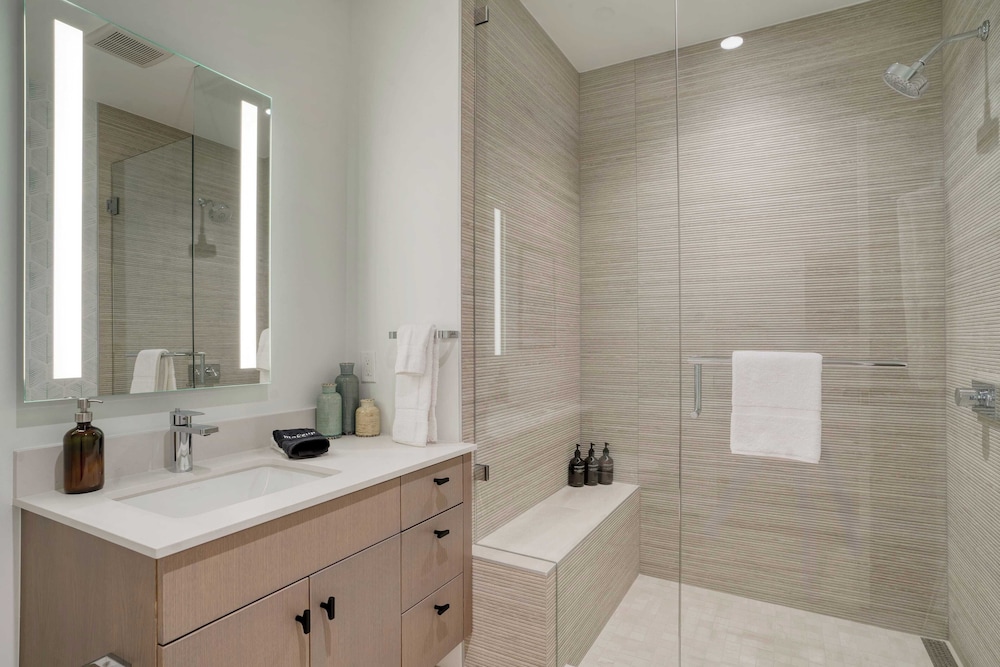 Luxe 3bdr Near Vail w/ Views Gym, Pool, Game Room Alpine Oasis at Frontgate