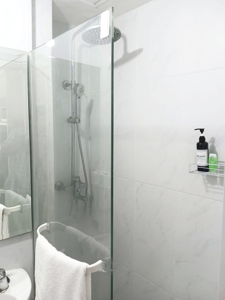 Genius Jakarta - Gading Greenhill Apt