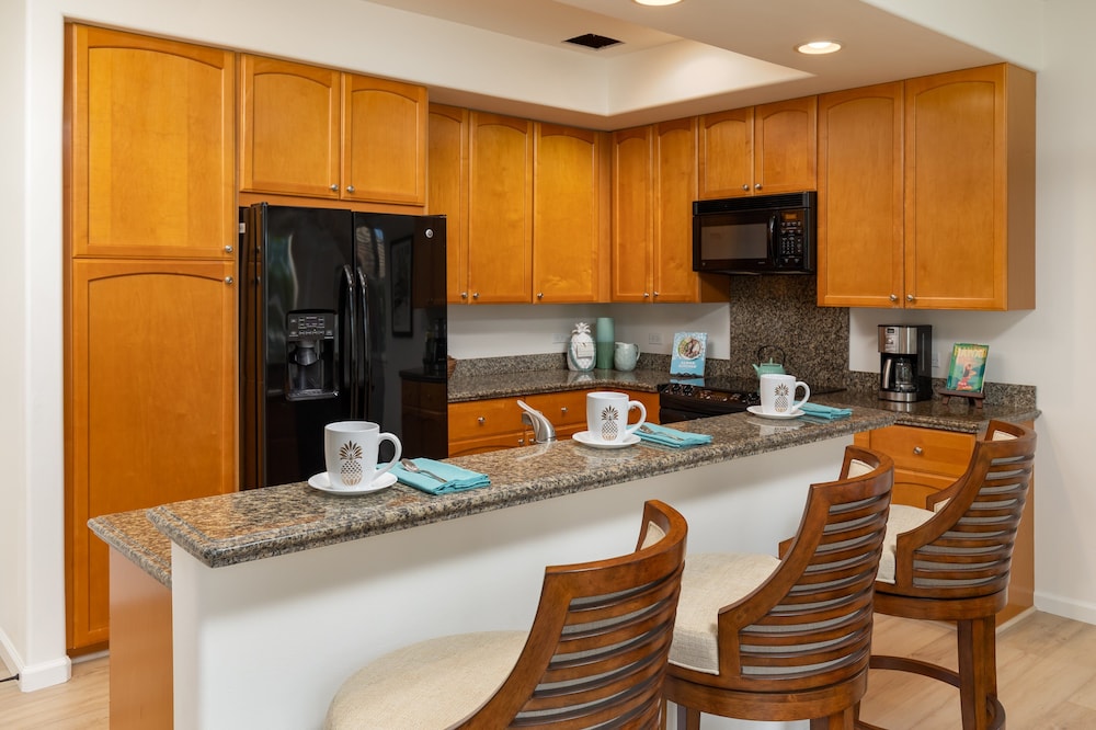 Beautiful Resort - AC - Walk to Beach & Restaurants - Vrkcv