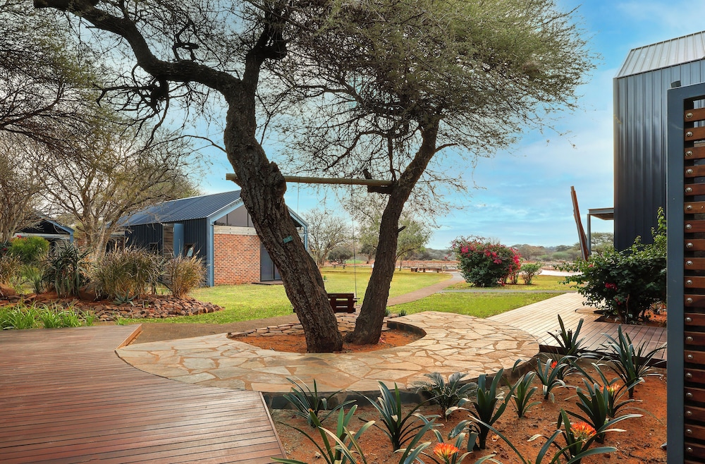 Naka Luxury Safari Lodge