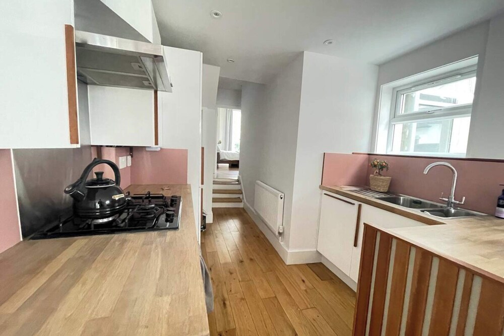 Bright & Beautifully Decorated 1BD Flat - Brixton