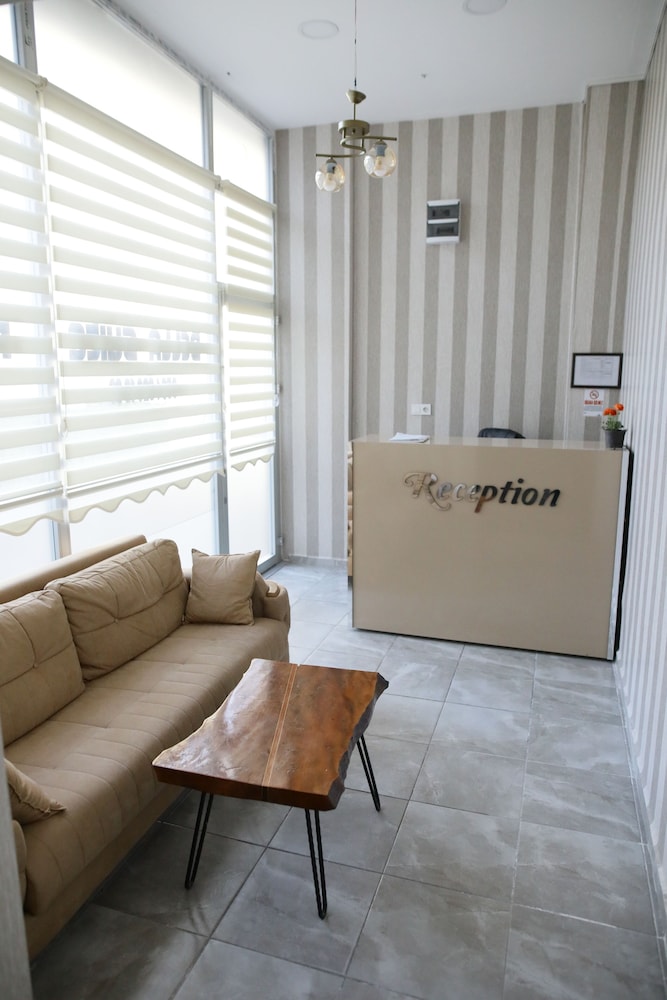 Lobby & Reception