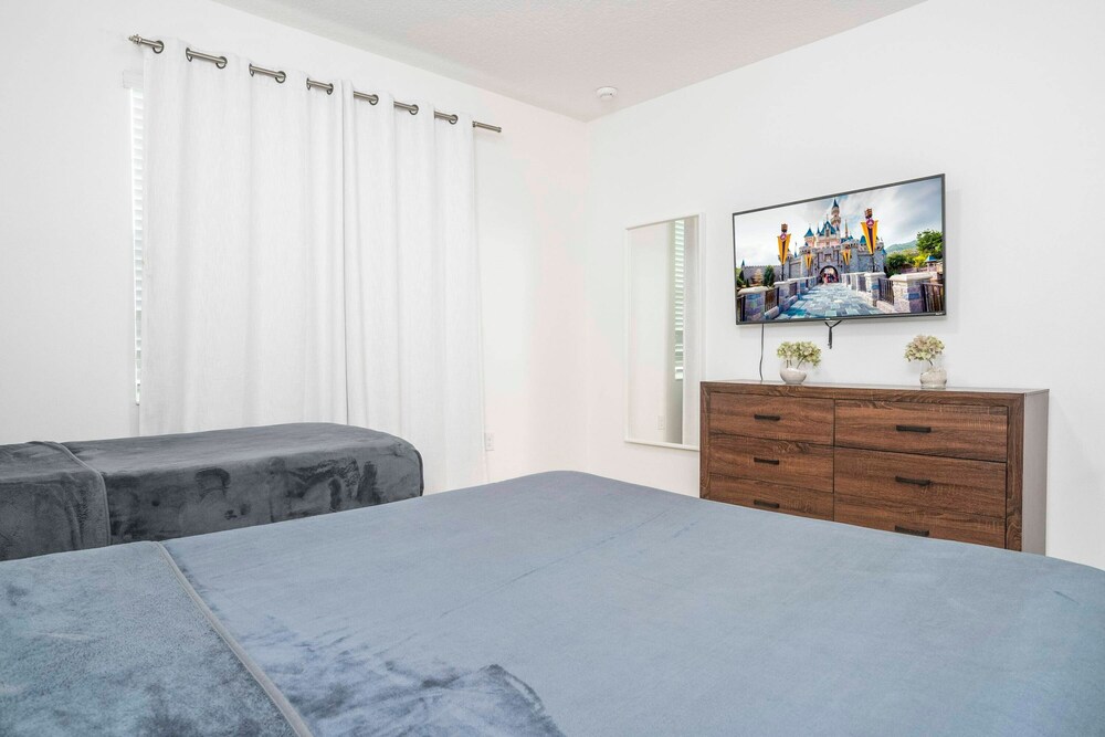 Spacious 12br Family Villa Near Disney Bella Vida