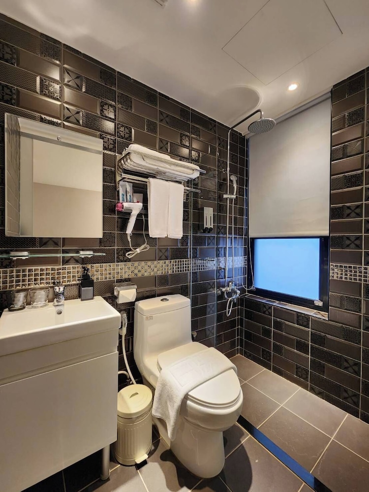 Fun Stay Inn Ximen
