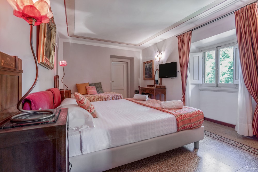 Ape Rosa Relais
