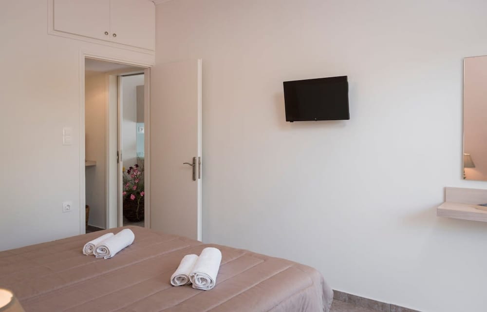 Mear Family Escape - Summer Cretan Getaway