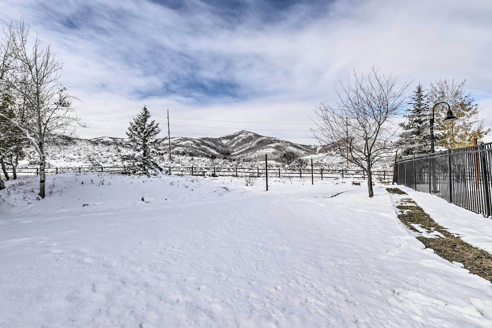 Stroll to The Village: Year-round Family Getaway