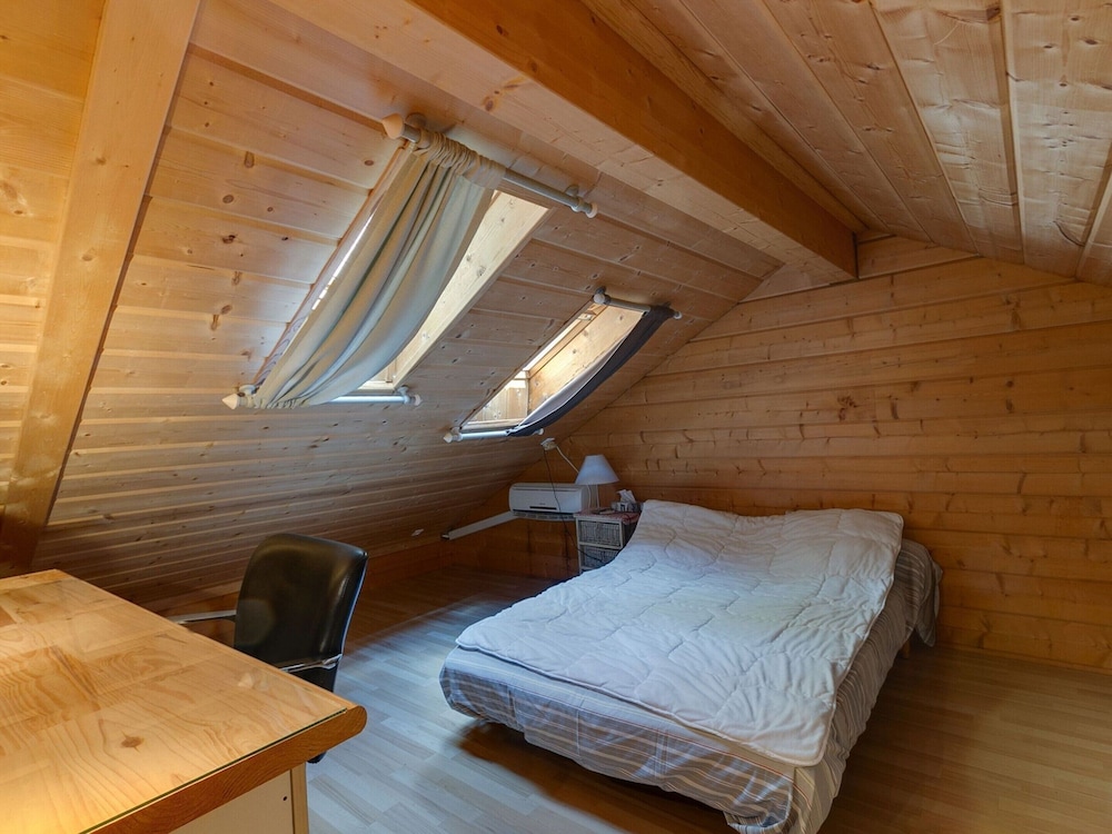 Riverside Chalet Retreat