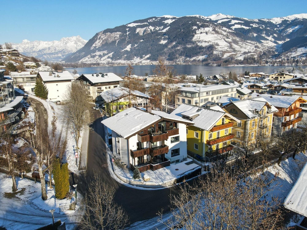 Finest Villa Zell am See - Penthouse Sauna
