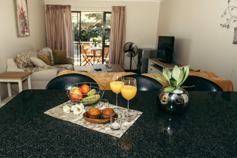 Vacation Letting - Elgin House Apartment view 2