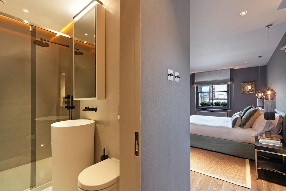 Cadogan Square Luxury 2 Bedroom Apartment II