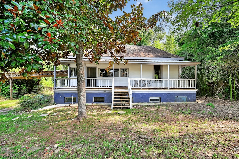 Historic Athens Home With Location & Comfort 3 Bedroom Home