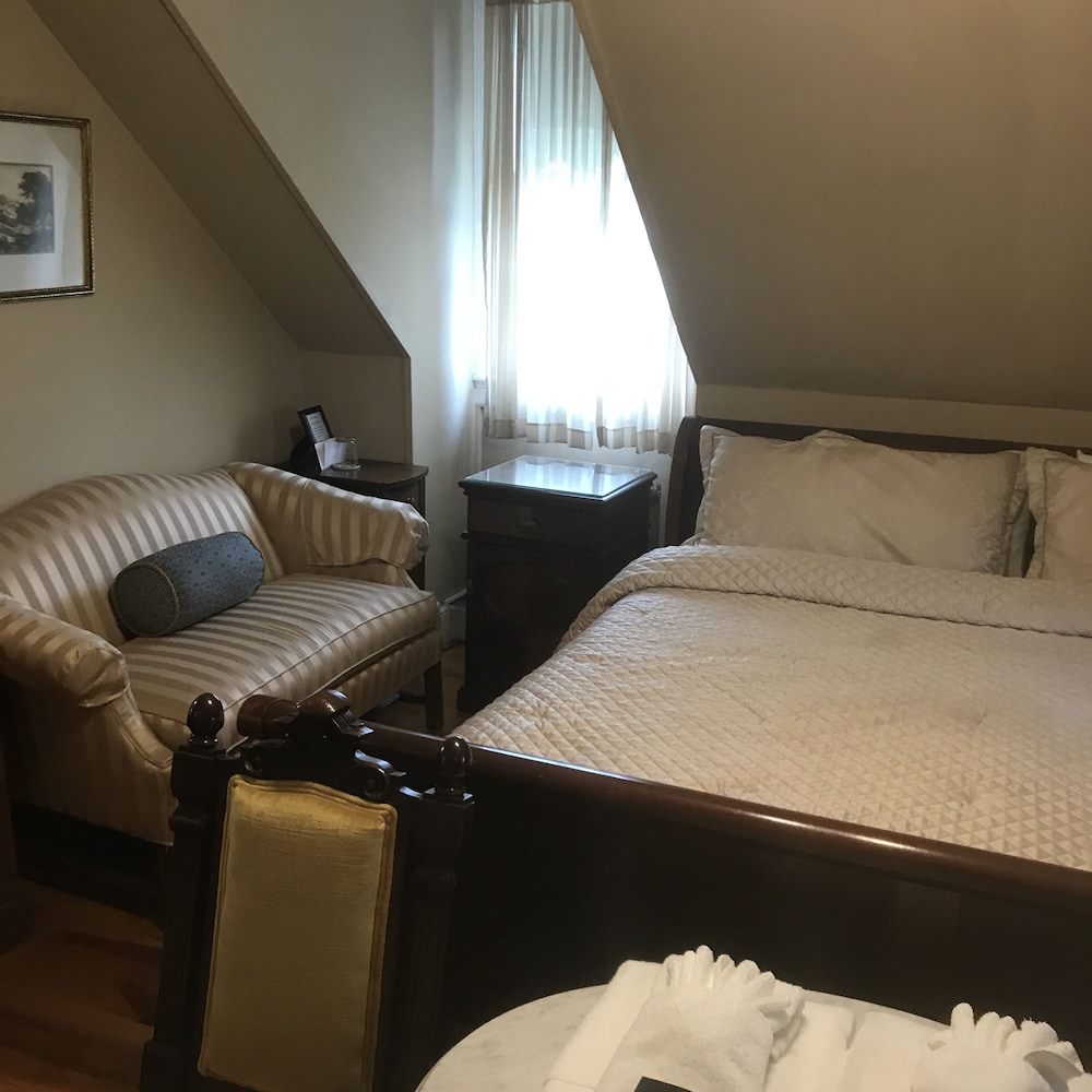Edgewood Manor view 3